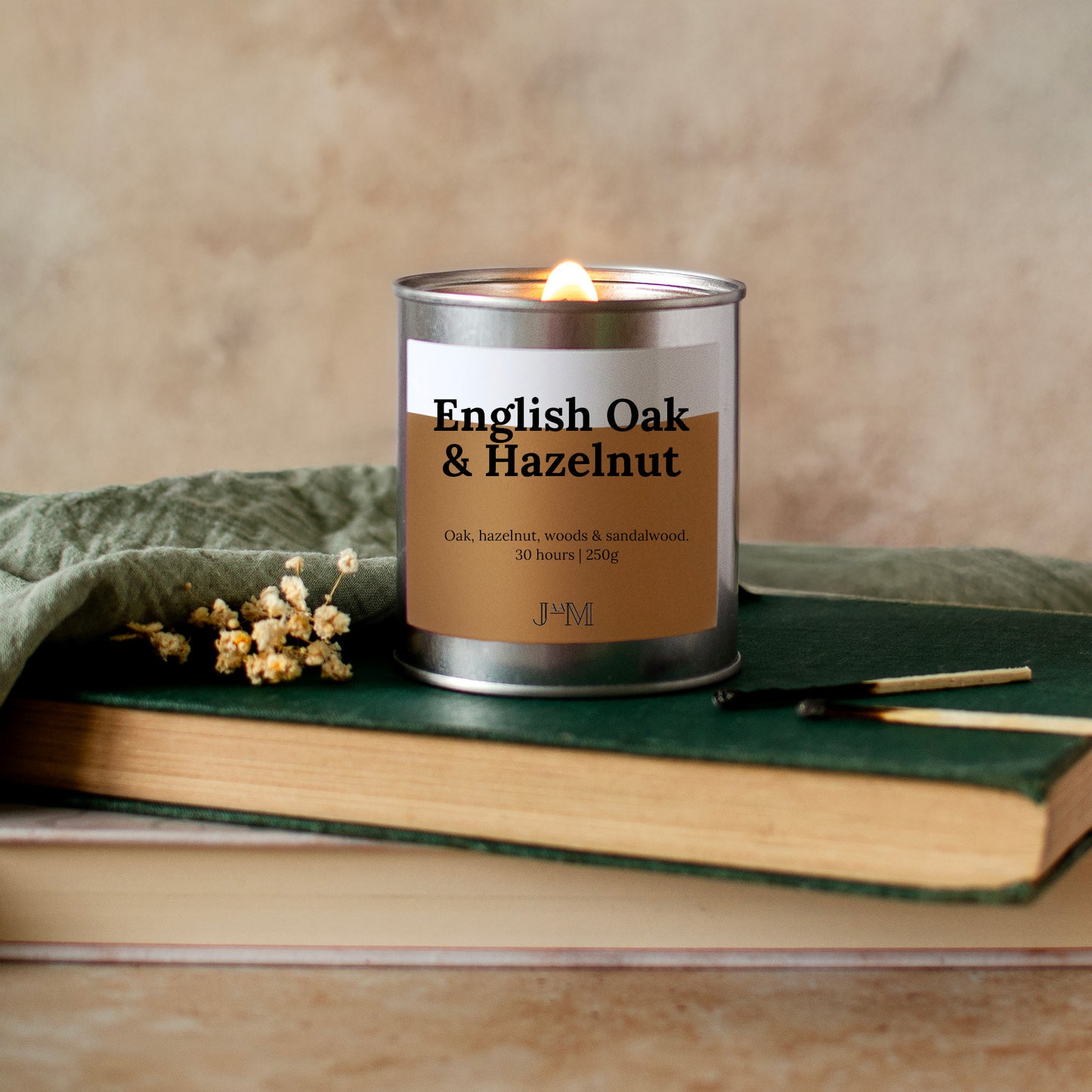 English Oak & Hazelnut Wood Wick Candle