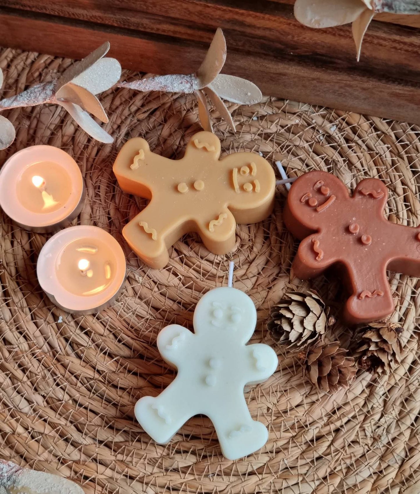 Gingerbread men candle. Gingerbread gift box - My Store