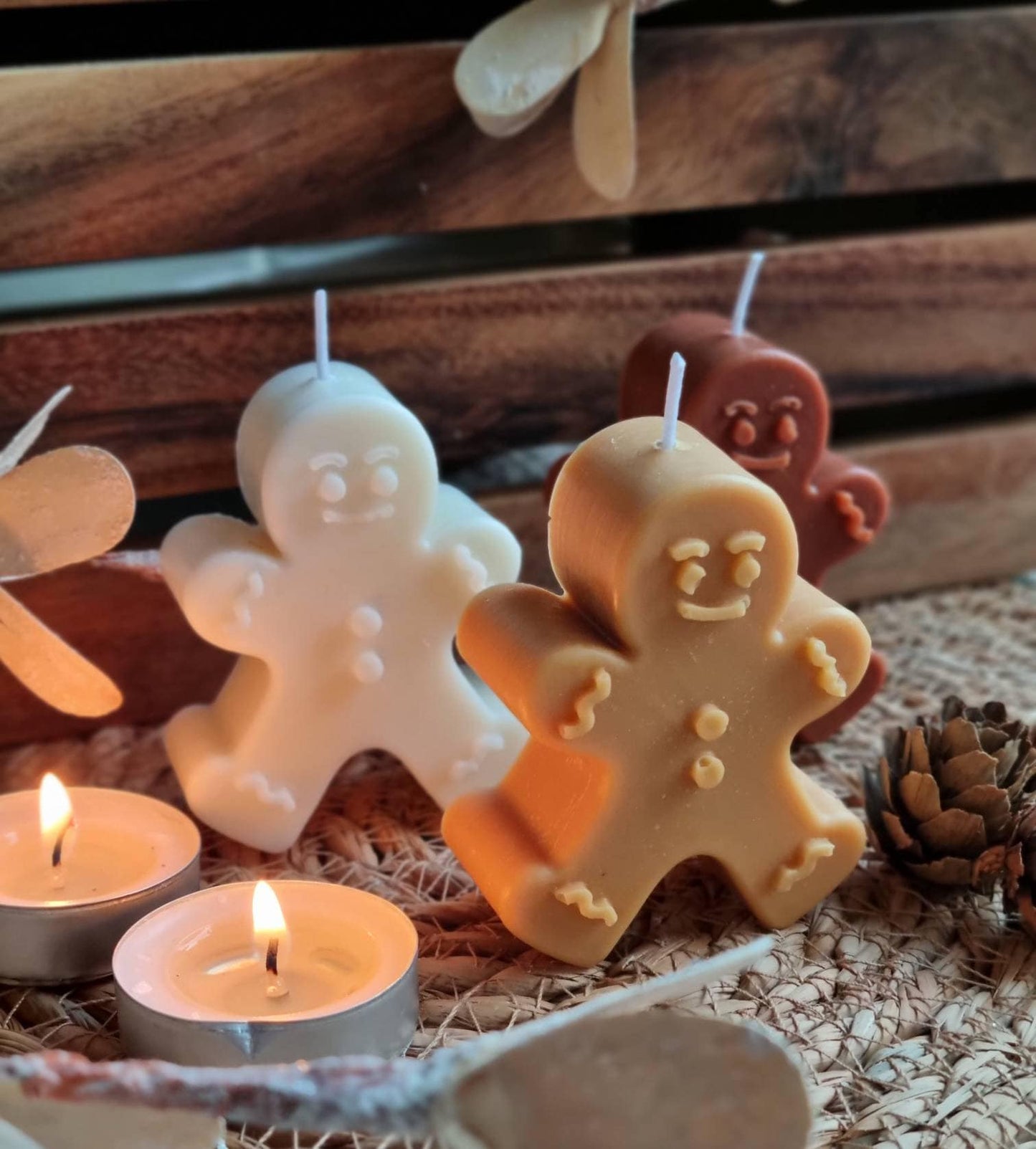 Gingerbread men candle. Gingerbread gift box - My Store